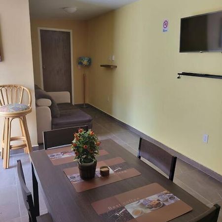 Centrally Located, Private, 1 Bedroom Apartment. ウィレムスタッド エクステリア 写真