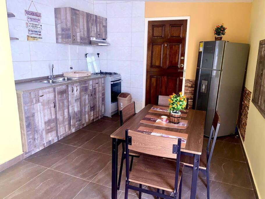Centrally Located, Private, 1 Bedroom Apartment. ウィレムスタッド エクステリア 写真